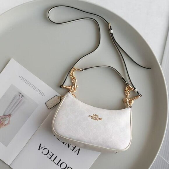 COACH Teri Shoulder Bag In Signature Canvas - Picture 1 of 6
